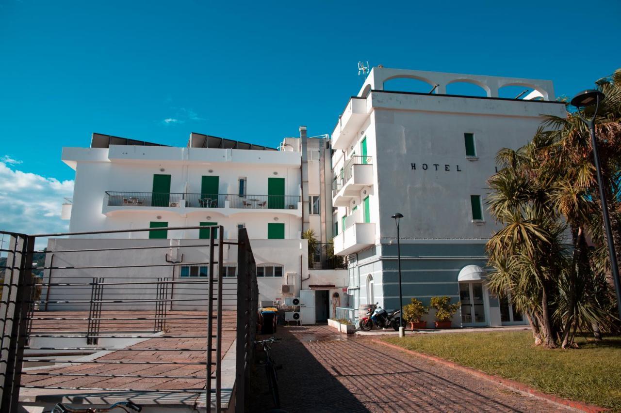 Hotel Ligure Spotorno Exterior foto