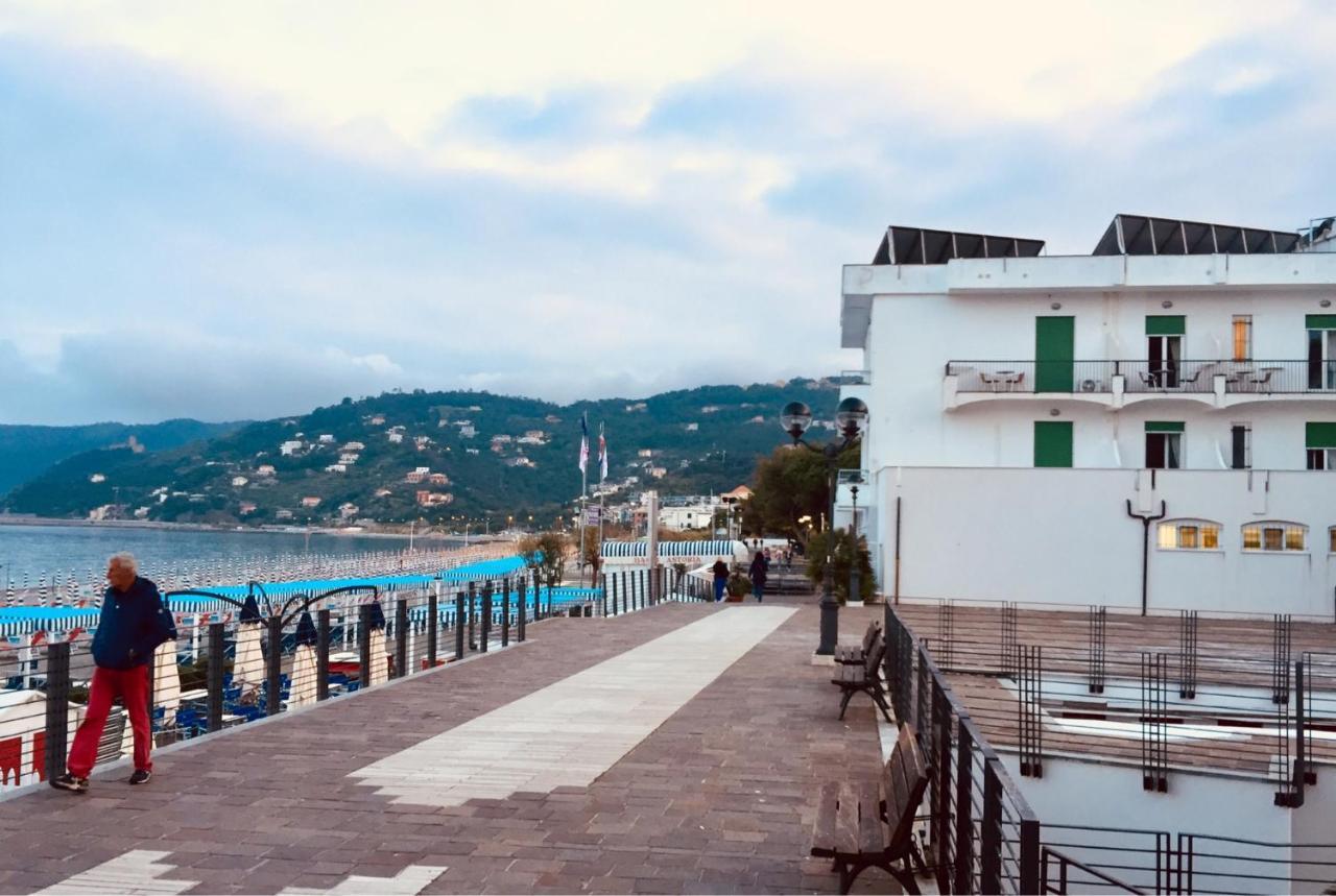 Hotel Ligure Spotorno Exterior foto