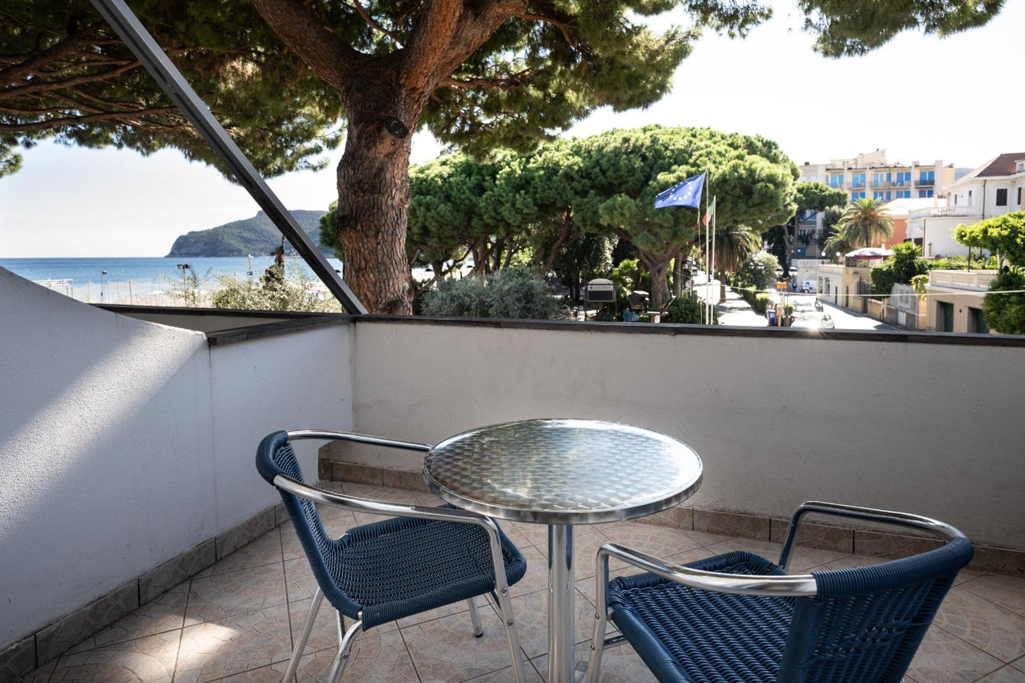 Hotel Ligure Spotorno Exterior foto